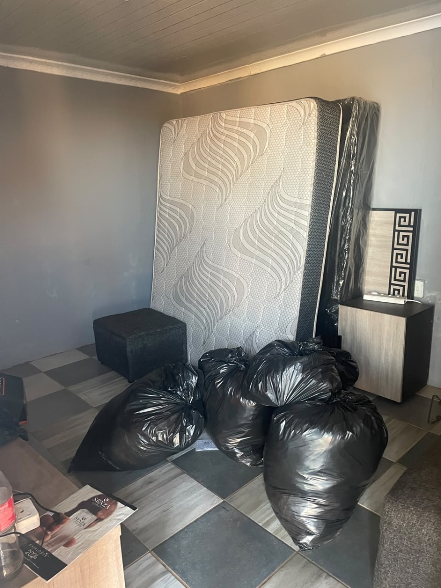 2 Bedroom Property for Sale in Etwatwa Gauteng