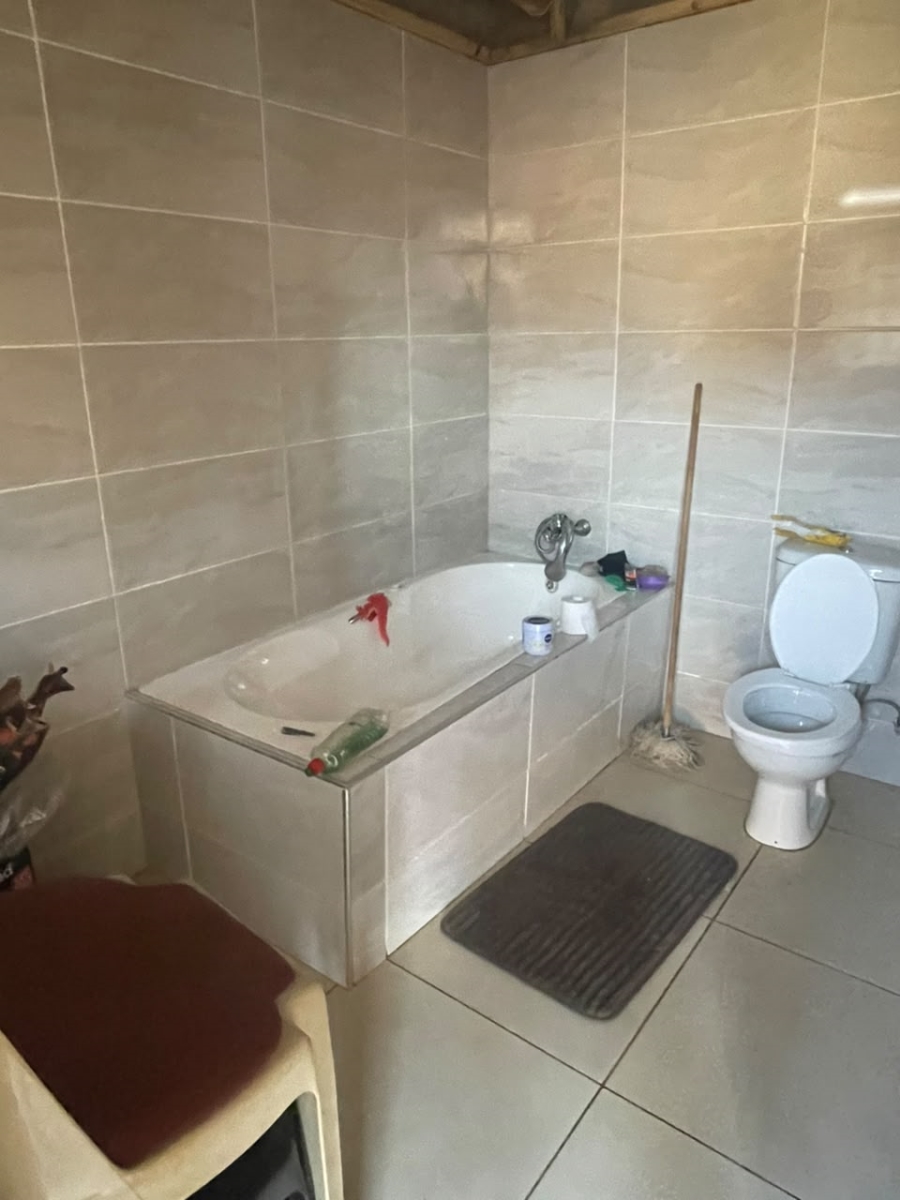 2 Bedroom Property for Sale in Etwatwa Gauteng