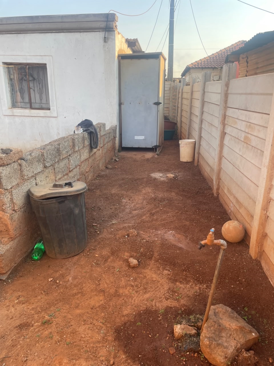 2 Bedroom Property for Sale in Etwatwa Gauteng