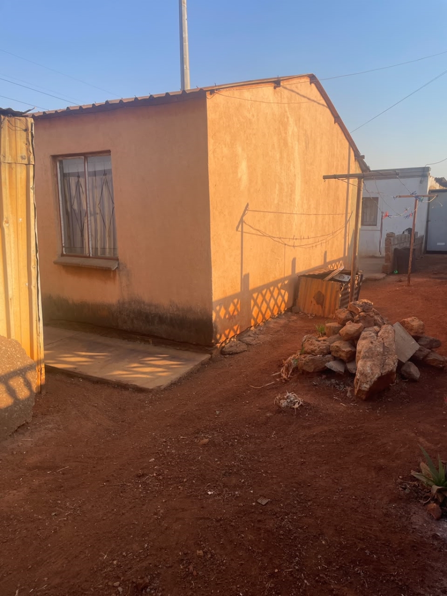2 Bedroom Property for Sale in Etwatwa Gauteng