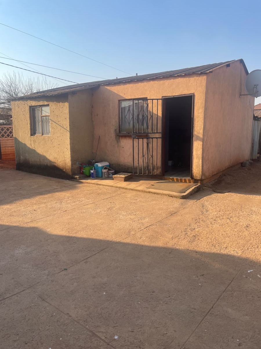 2 Bedroom Property for Sale in Etwatwa Gauteng