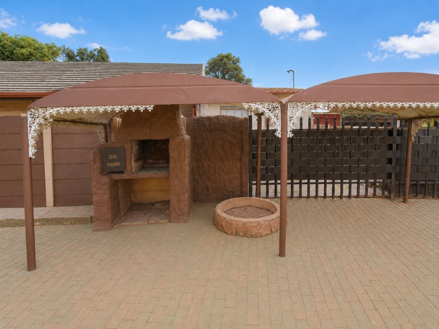 5 Bedroom Property for Sale in Witfield Gauteng