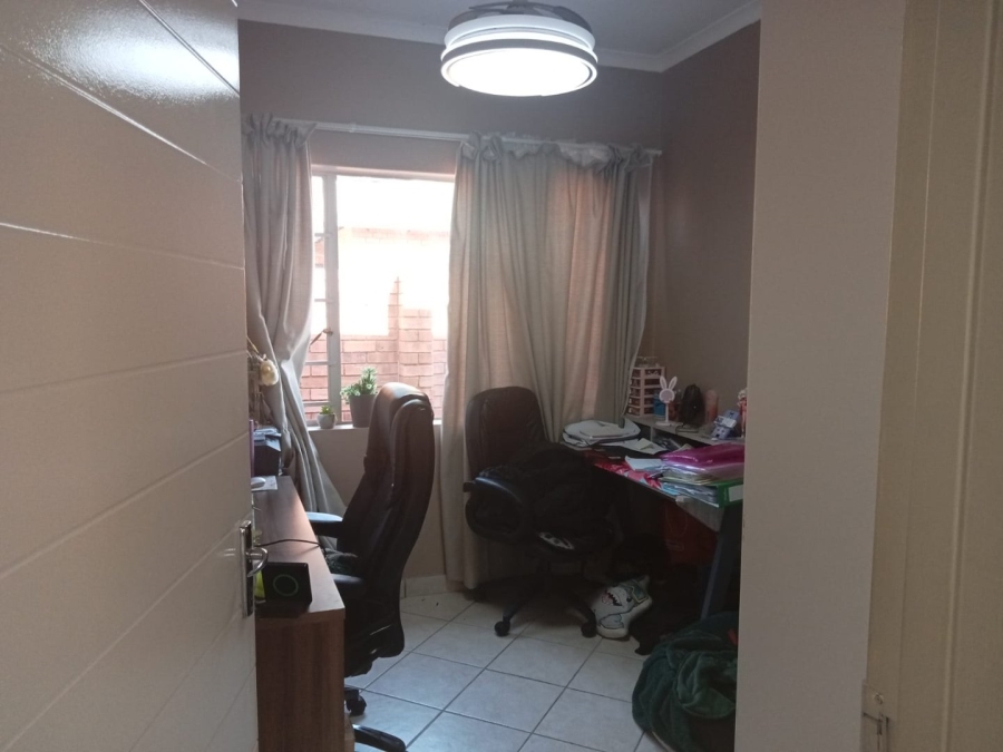 3 Bedroom Property for Sale in Sinoville Gauteng