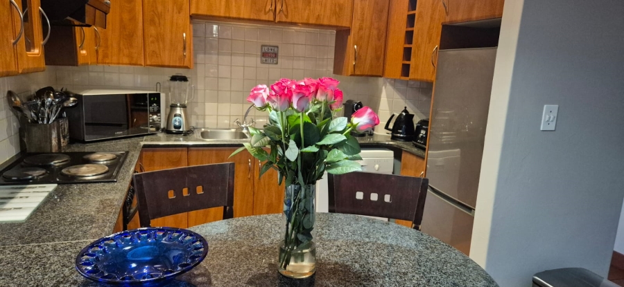 To Let 2 Bedroom Property for Rent in Bedfordview Gauteng