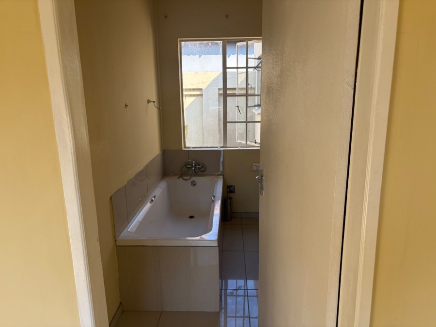 2 Bedroom Property for Sale in Nkwe Estate Gauteng
