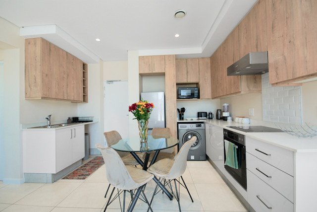 To Let 2 Bedroom Property for Rent in Glenadrienne East Gauteng
