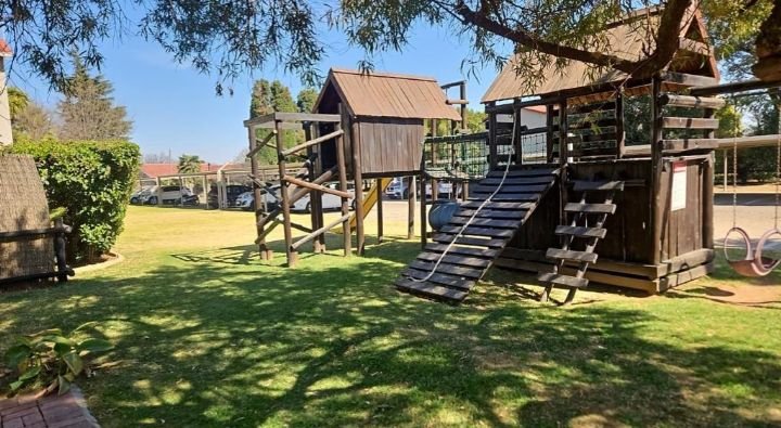 To Let 2 Bedroom Property for Rent in Beyers Park Gauteng
