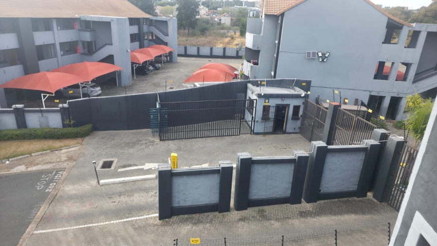 2 Bedroom Property for Sale in Erand Gardens Gauteng