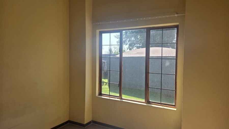 2 Bedroom Property for Sale in Erand Gardens Gauteng
