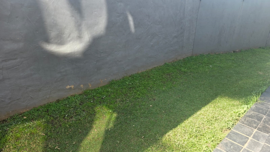 2 Bedroom Property for Sale in Erand Gardens Gauteng
