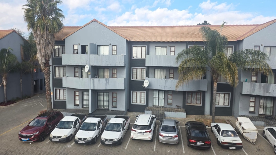 2 Bedroom Property for Sale in Erand Gardens Gauteng