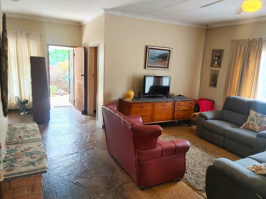 4 Bedroom Property for Sale in Annlin Gauteng