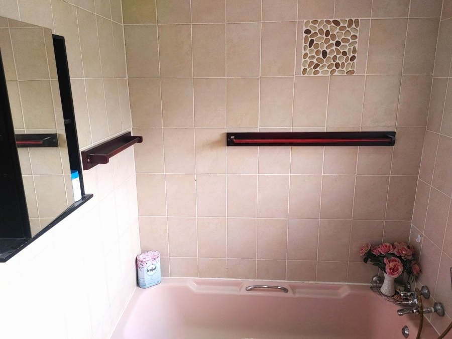 4 Bedroom Property for Sale in Annlin Gauteng