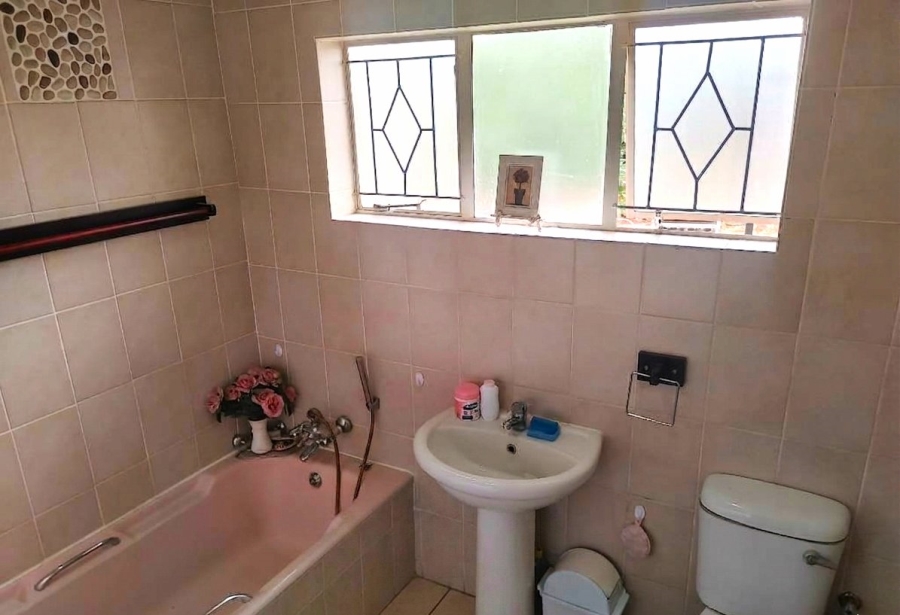 4 Bedroom Property for Sale in Annlin Gauteng