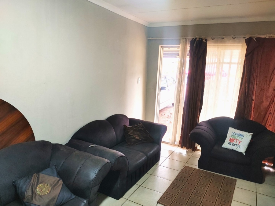 4 Bedroom Property for Sale in Annlin Gauteng