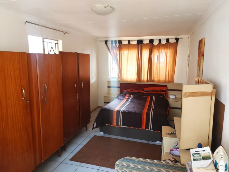 4 Bedroom Property for Sale in Annlin Gauteng
