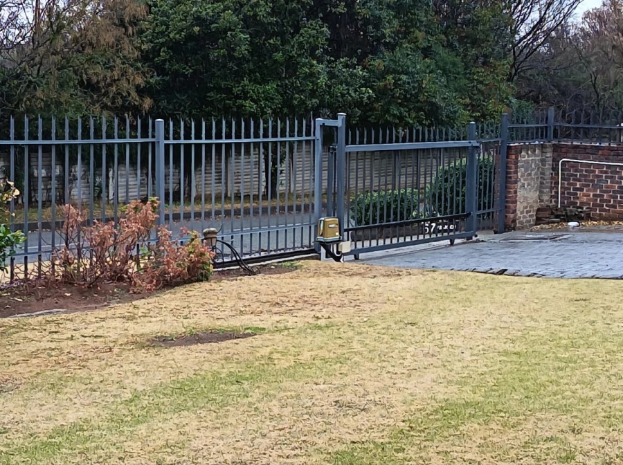 3 Bedroom Property for Sale in Rothdene Gauteng