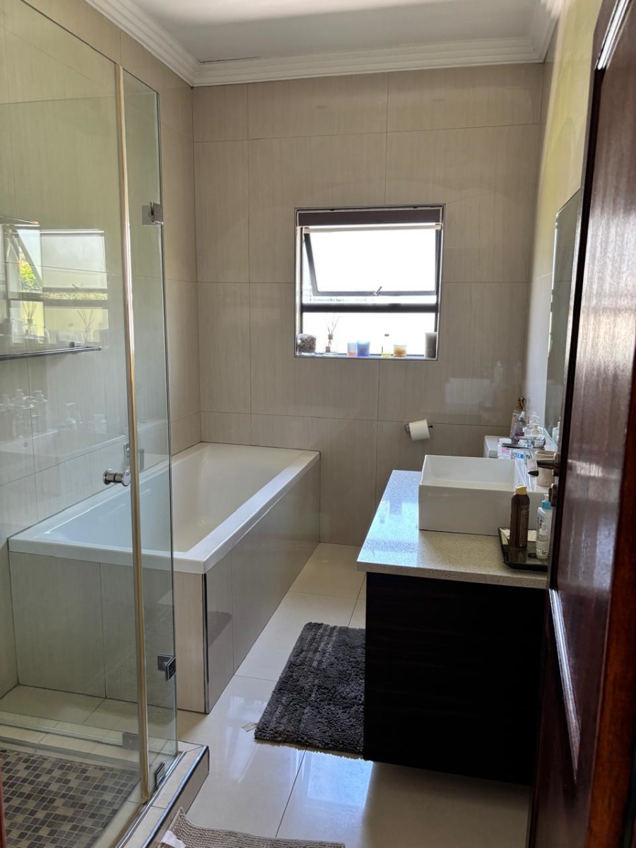 To Let 4 Bedroom Property for Rent in Waterfall Gauteng