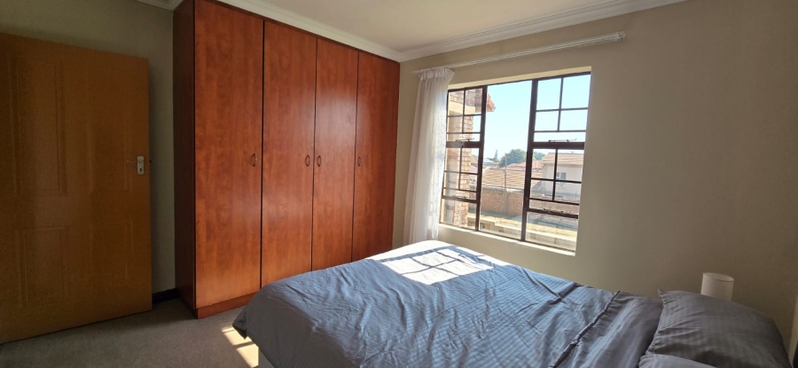 2 Bedroom Property for Sale in Magalieskruin Gauteng