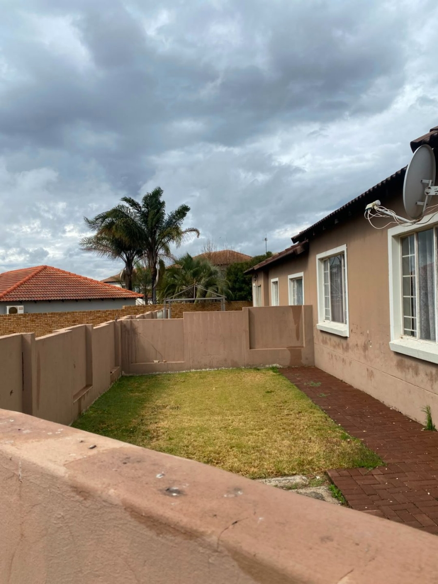 3 Bedroom Property for Sale in Thatchfield Close Gauteng