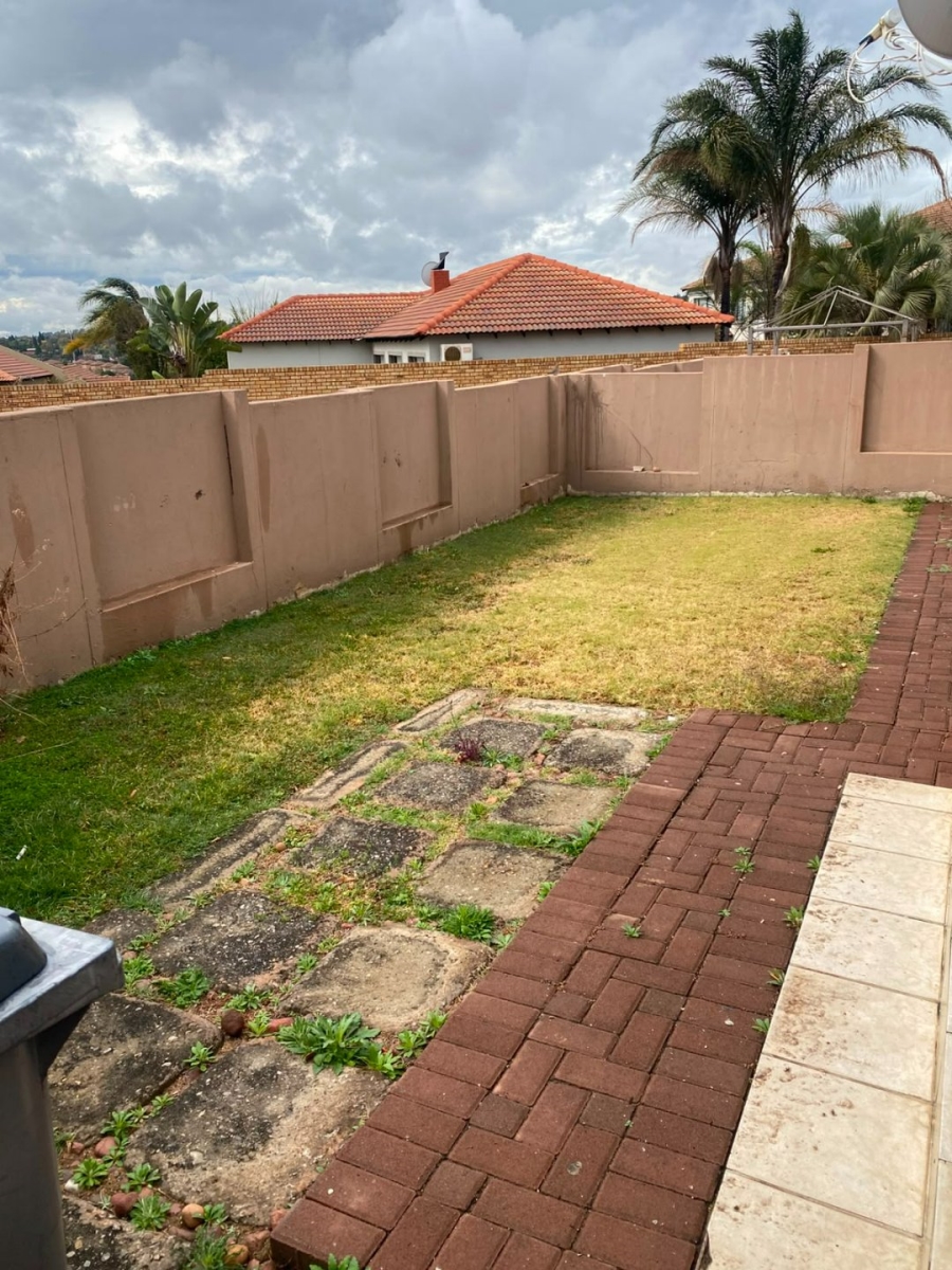 3 Bedroom Property for Sale in Thatchfield Close Gauteng