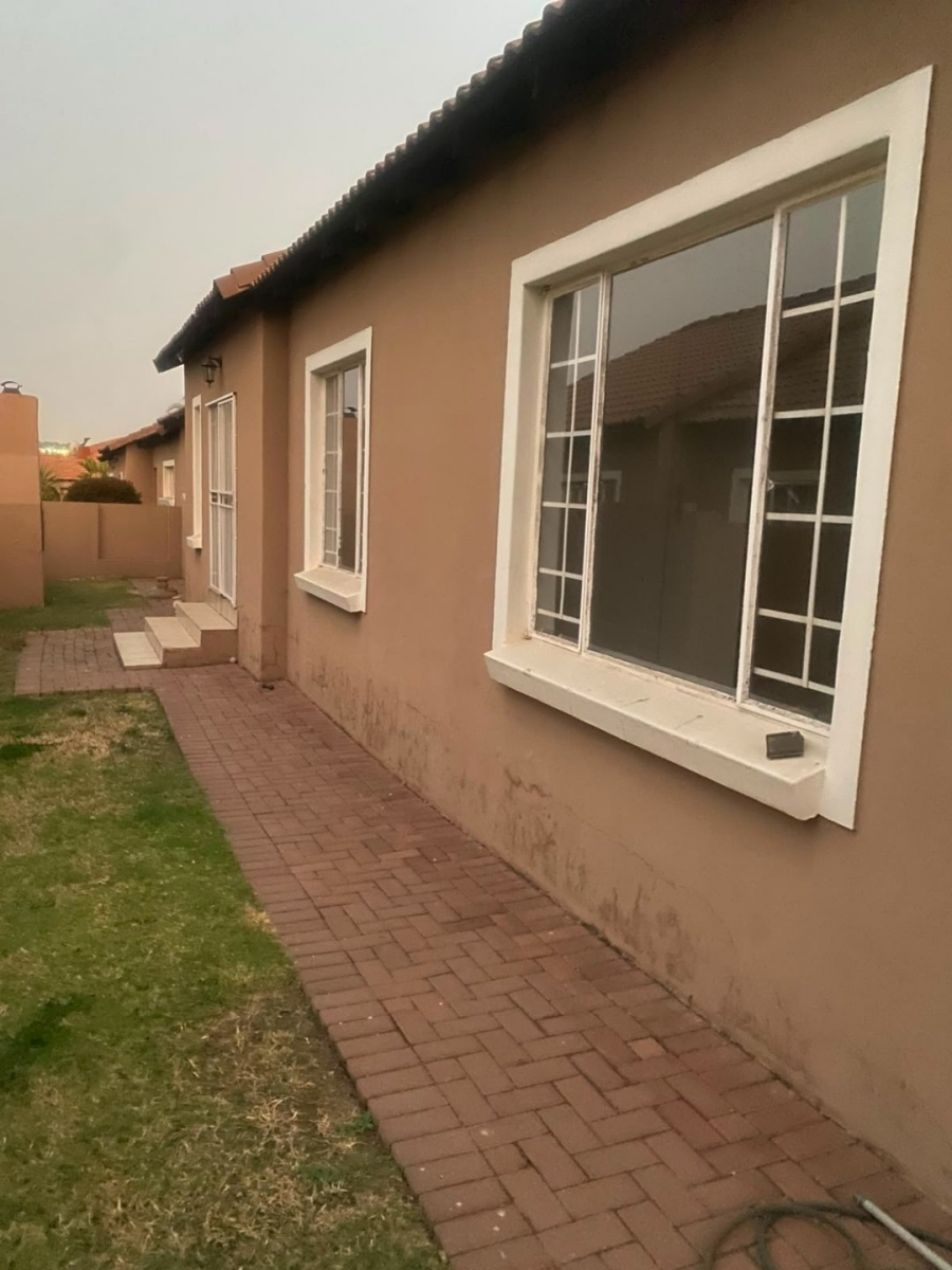 3 Bedroom Property for Sale in Thatchfield Close Gauteng