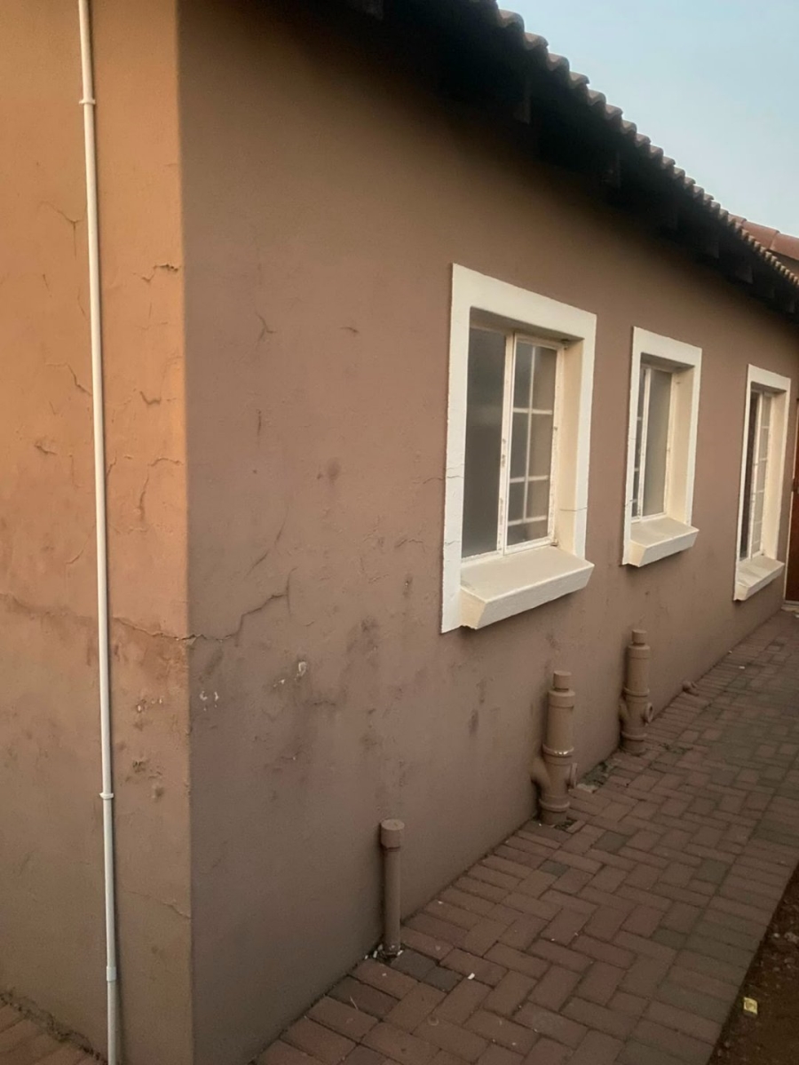 3 Bedroom Property for Sale in Thatchfield Close Gauteng