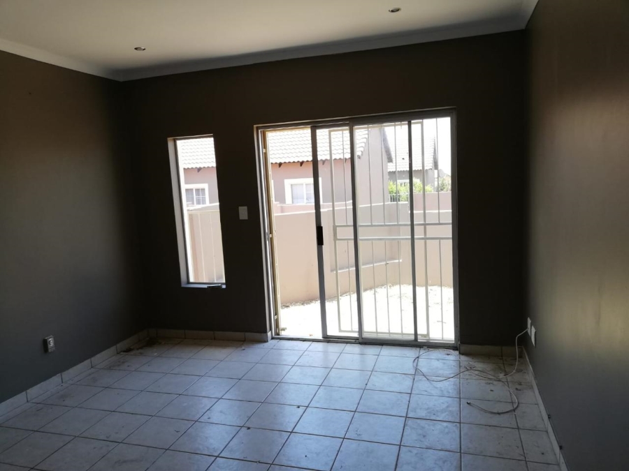 3 Bedroom Property for Sale in Thatchfield Close Gauteng