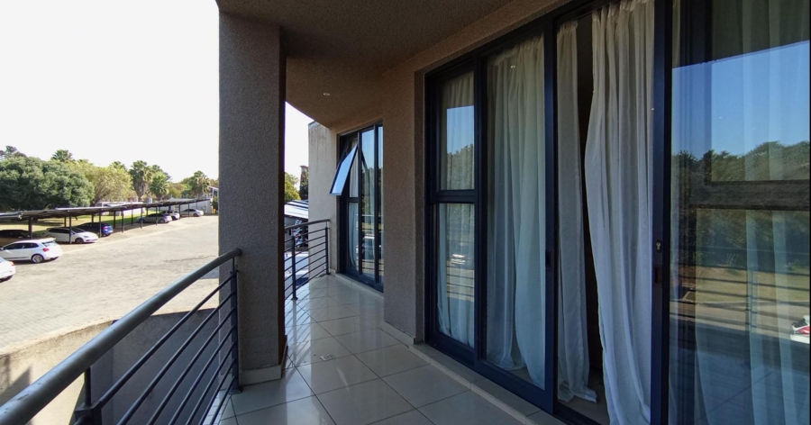 2 Bedroom Property for Sale in Rooihuiskraal North Gauteng