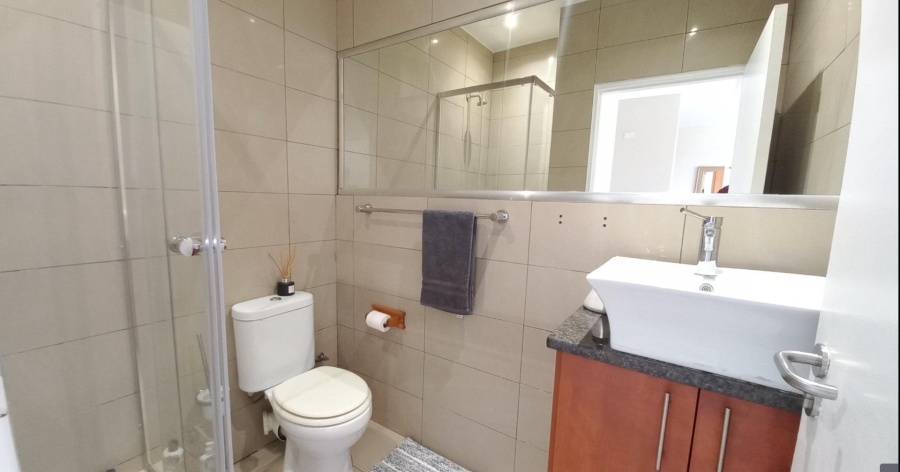 2 Bedroom Property for Sale in Rooihuiskraal North Gauteng