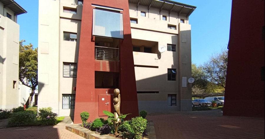 2 Bedroom Property for Sale in Rooihuiskraal North Gauteng