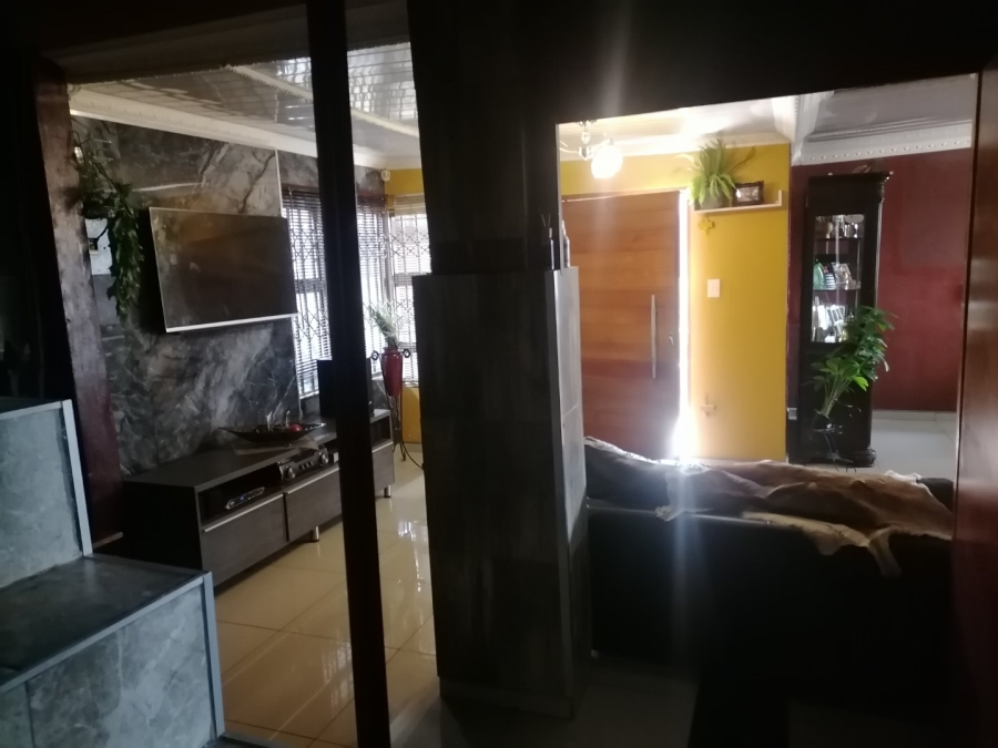 3 Bedroom Property for Sale in Protea Glen Gauteng