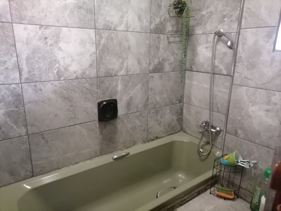 3 Bedroom Property for Sale in Protea Glen Gauteng