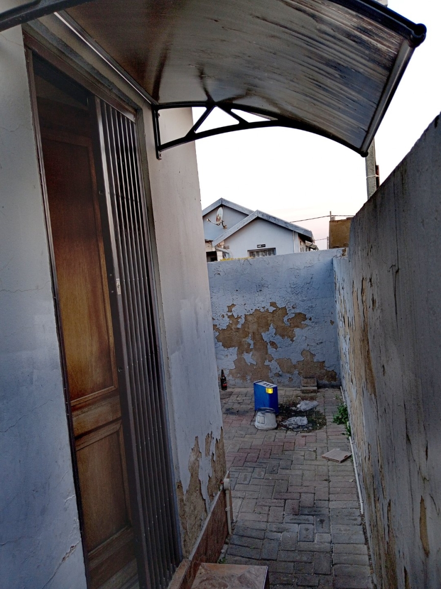 2 Bedroom Property for Sale in Fleurhof Gauteng