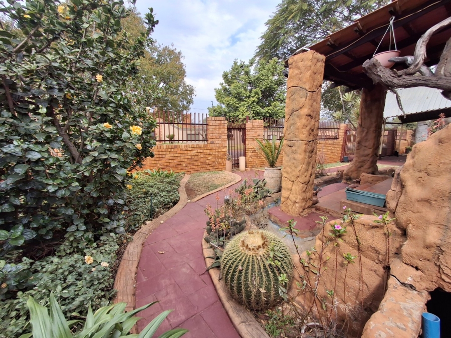 4 Bedroom Property for Sale in Sinoville Gauteng