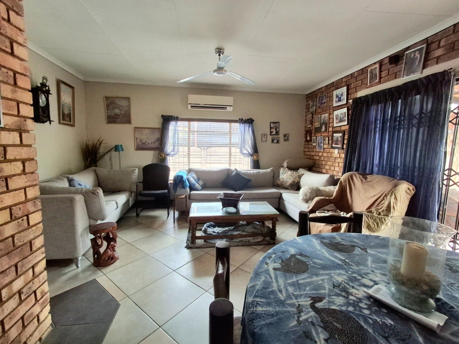 4 Bedroom Property for Sale in Sinoville Gauteng