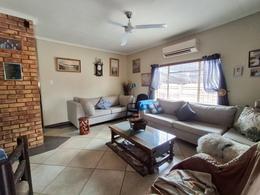 4 Bedroom Property for Sale in Sinoville Gauteng