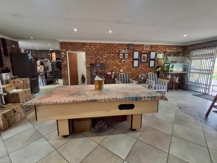 4 Bedroom Property for Sale in Sinoville Gauteng
