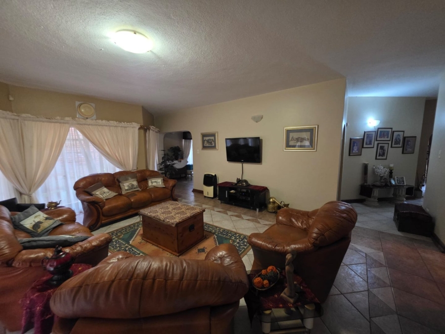 6 Bedroom Property for Sale in Pretoria North Gauteng