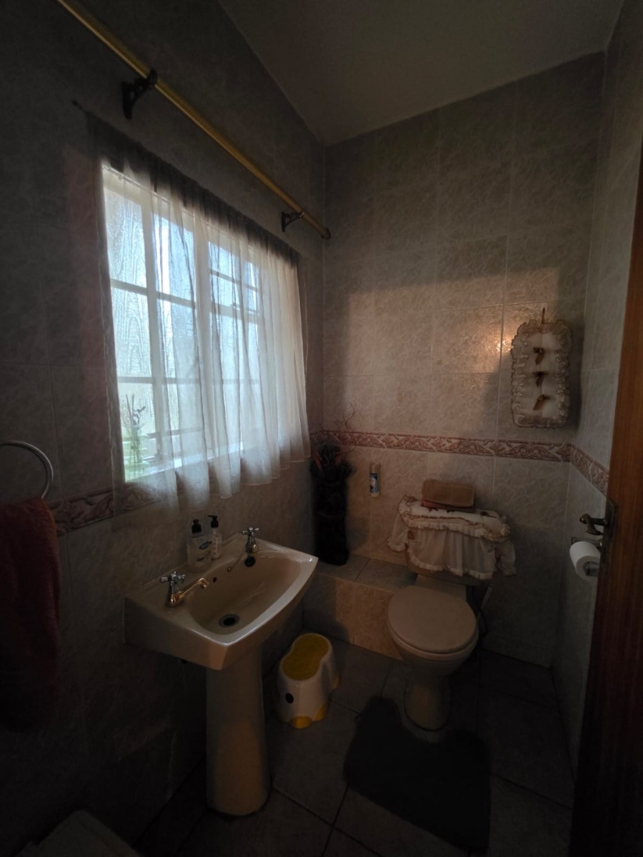 6 Bedroom Property for Sale in Pretoria North Gauteng