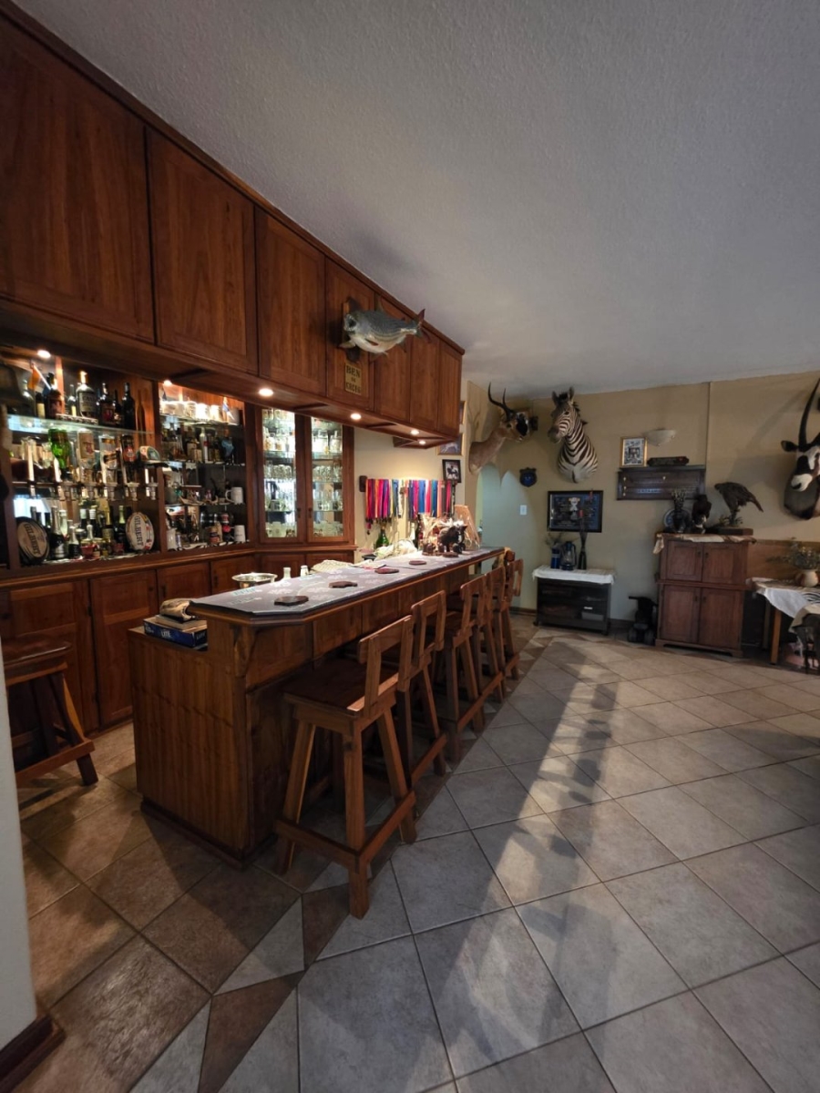 6 Bedroom Property for Sale in Pretoria North Gauteng