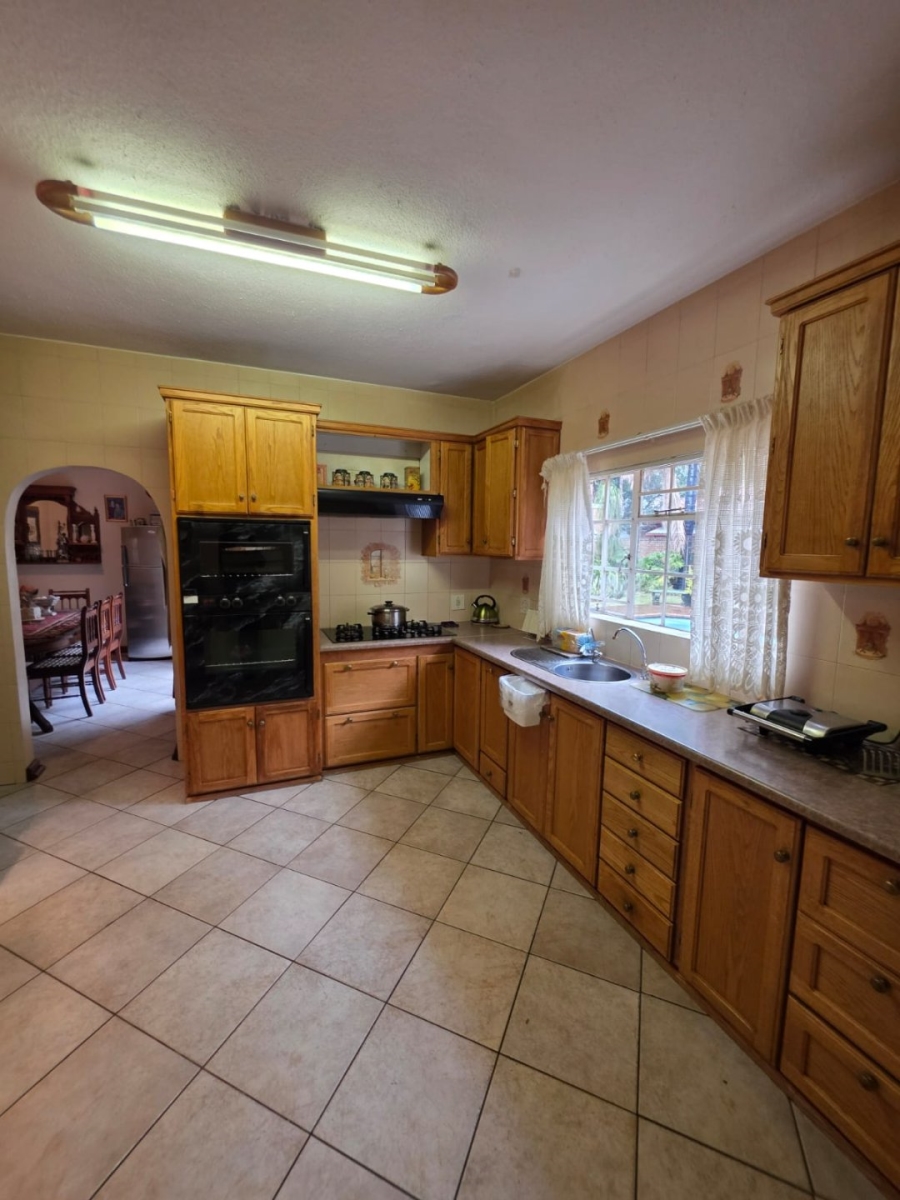 6 Bedroom Property for Sale in Pretoria North Gauteng
