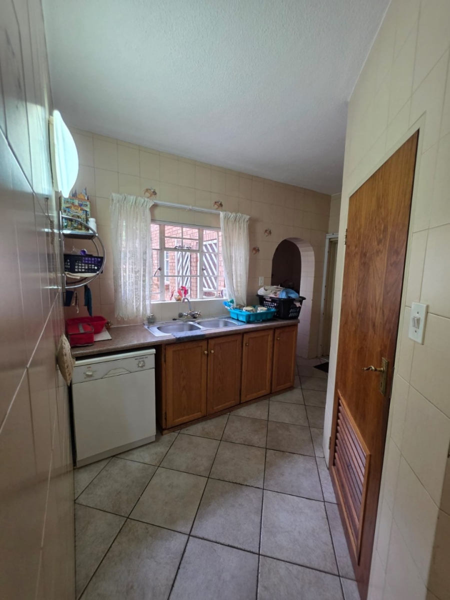 6 Bedroom Property for Sale in Pretoria North Gauteng