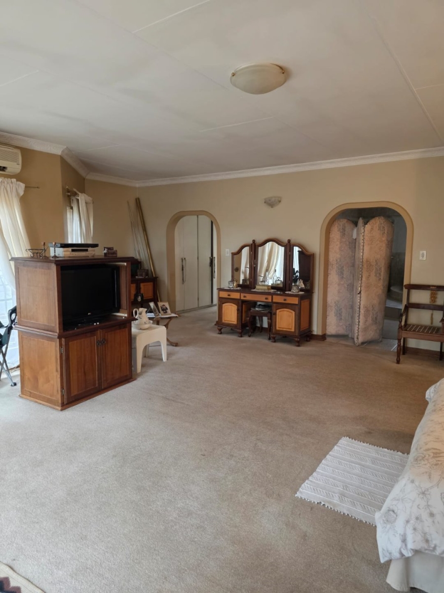 6 Bedroom Property for Sale in Pretoria North Gauteng
