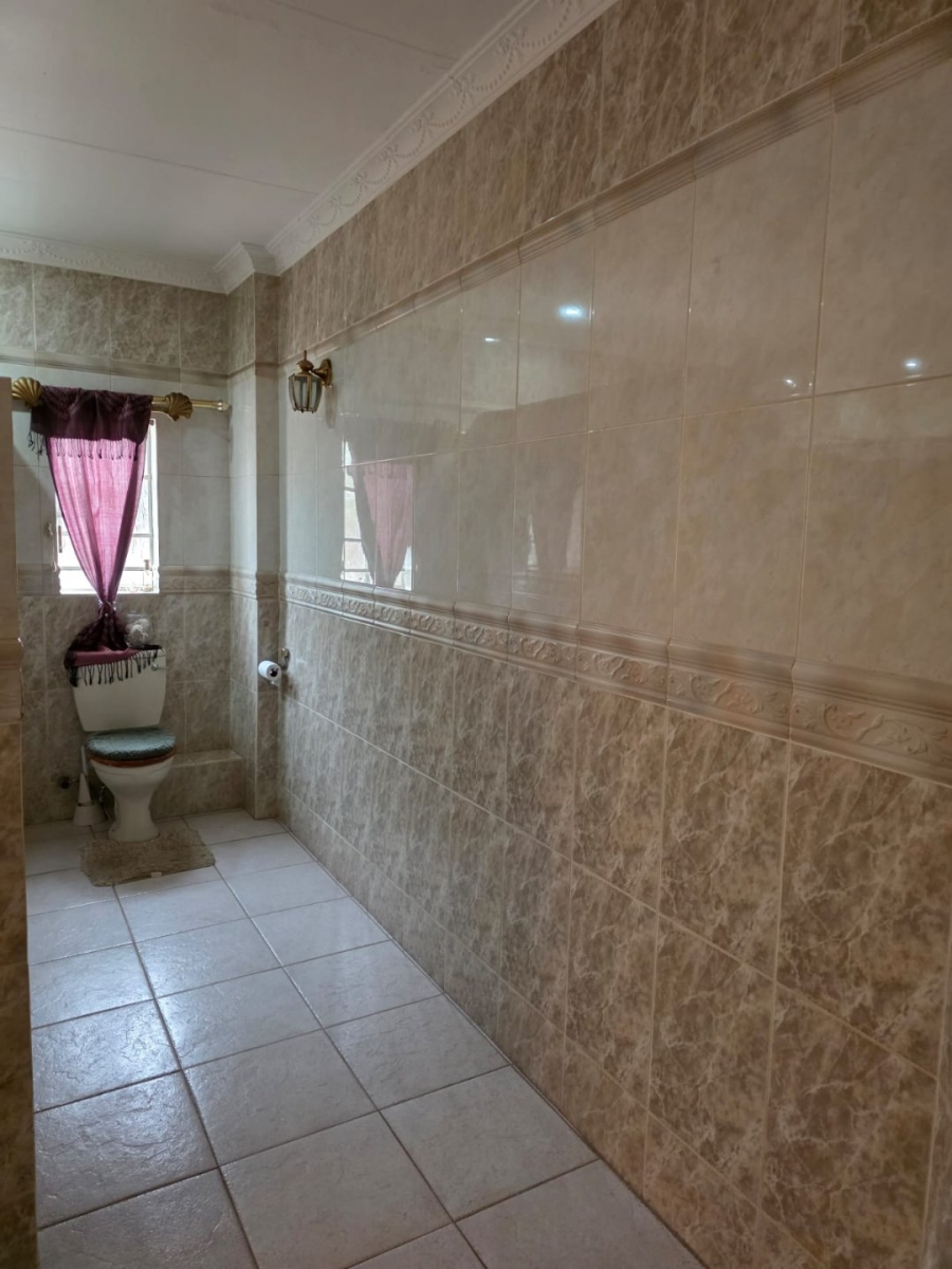 6 Bedroom Property for Sale in Pretoria North Gauteng