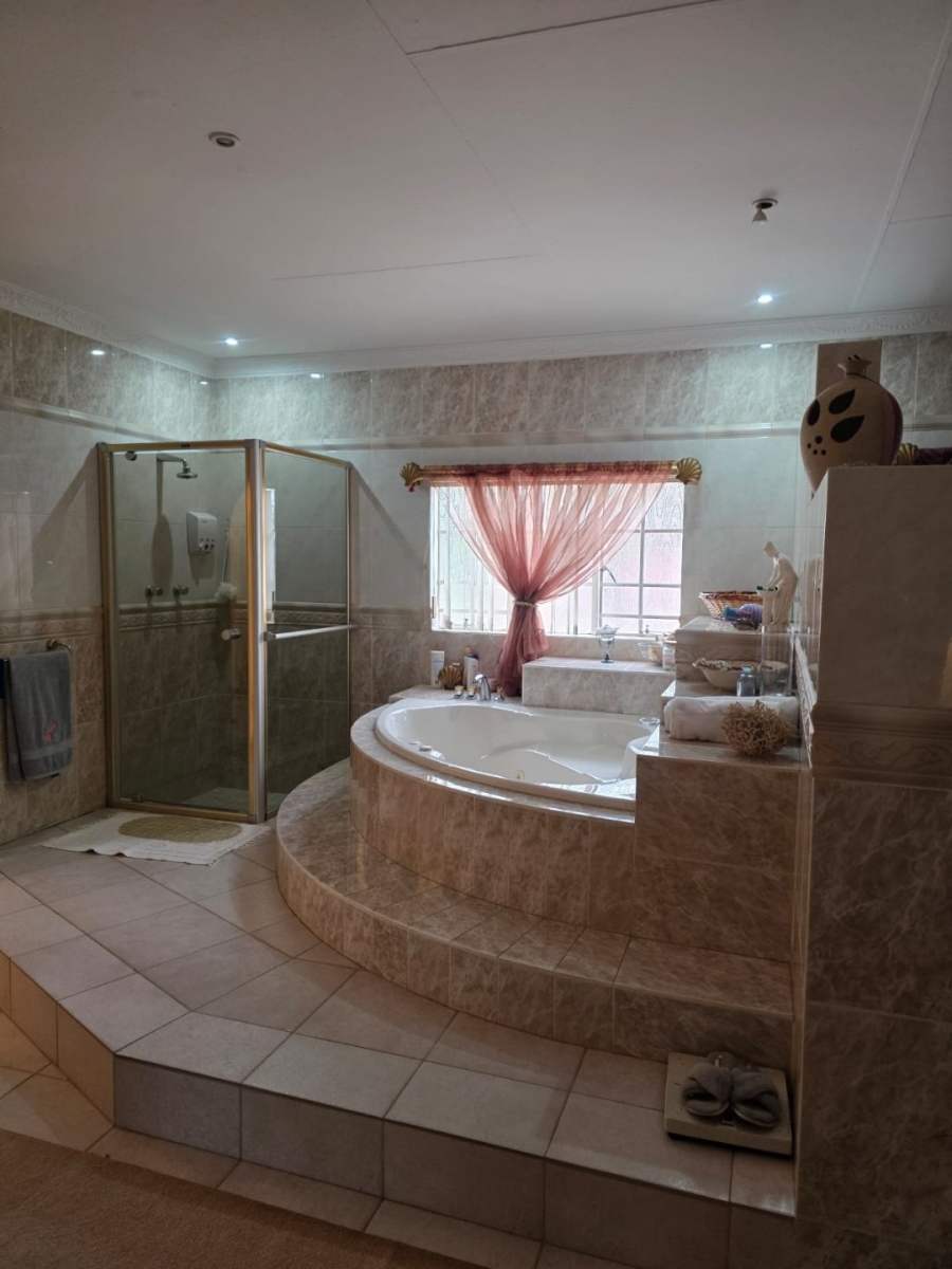6 Bedroom Property for Sale in Pretoria North Gauteng