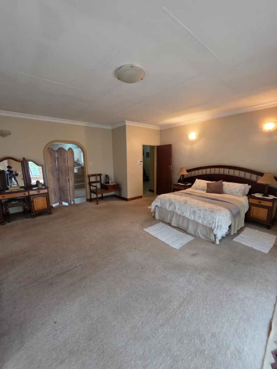 6 Bedroom Property for Sale in Pretoria North Gauteng