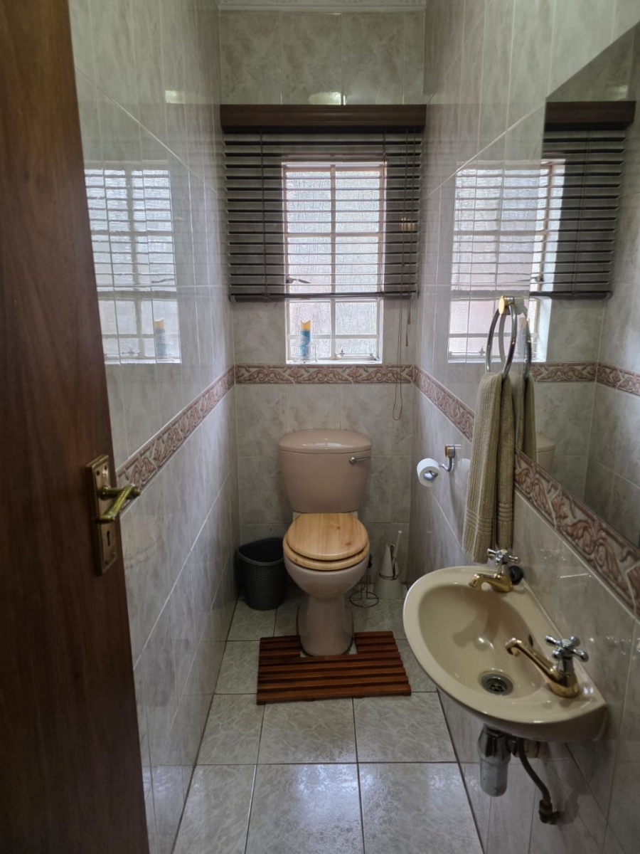 6 Bedroom Property for Sale in Pretoria North Gauteng