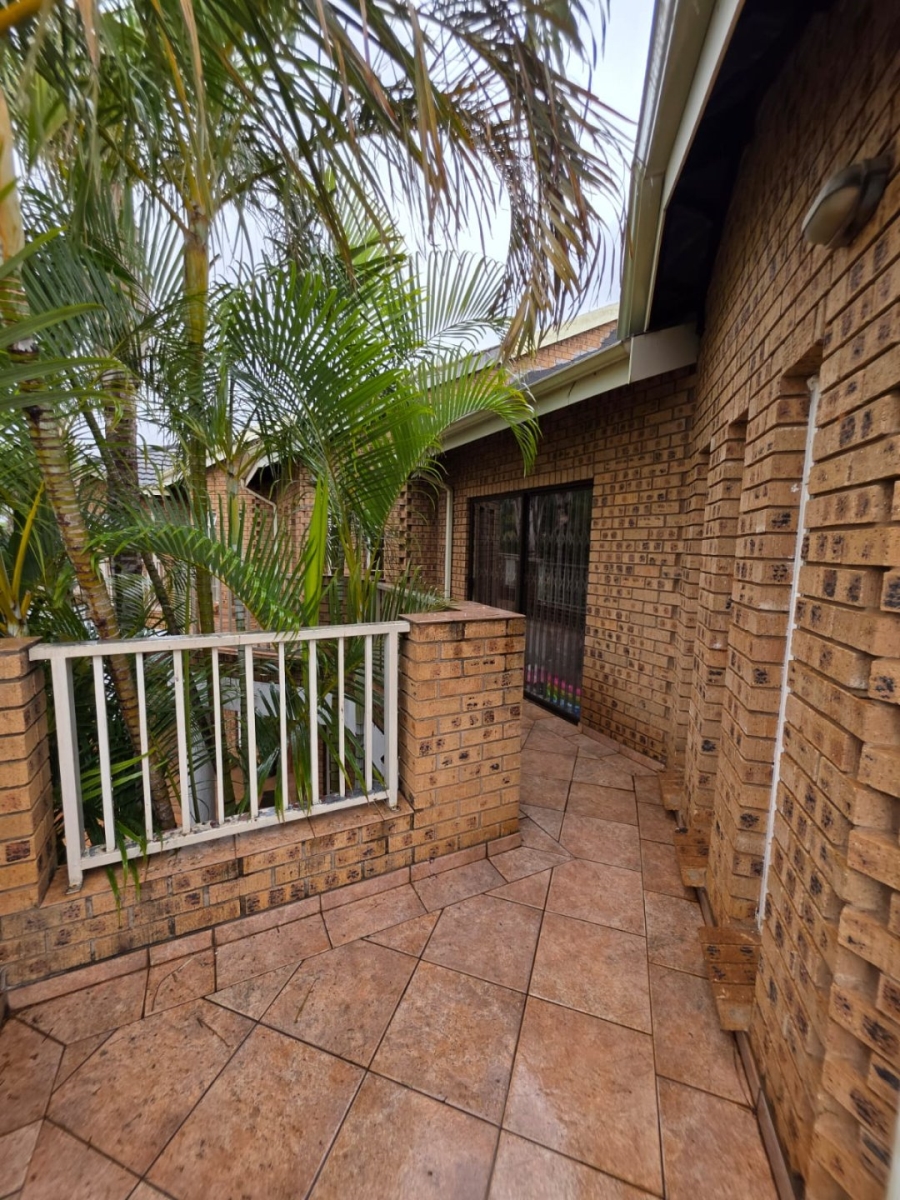 6 Bedroom Property for Sale in Pretoria North Gauteng