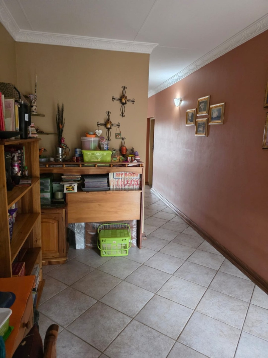 6 Bedroom Property for Sale in Pretoria North Gauteng